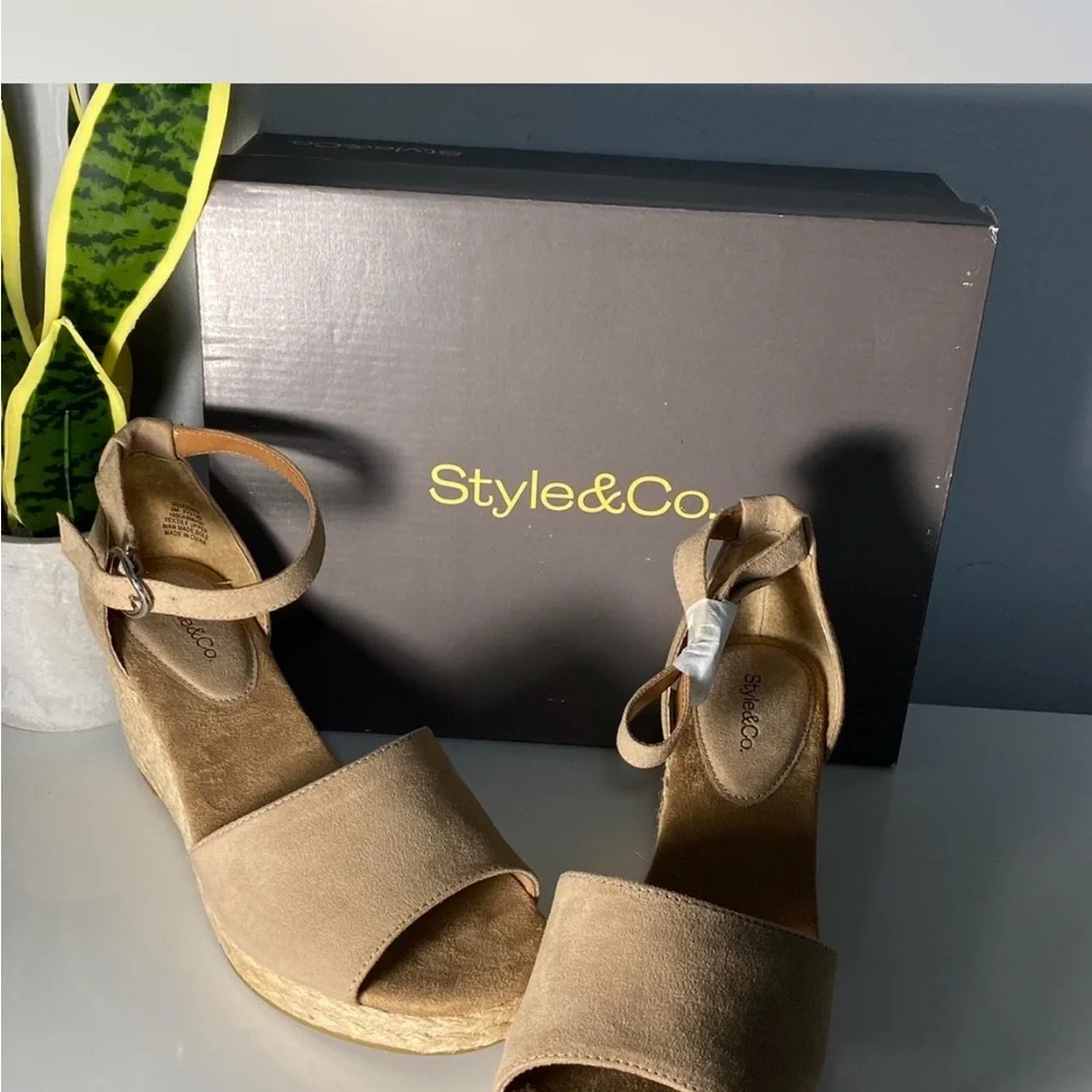 Style‎ & Co. Women's Brown Wedge Sandals